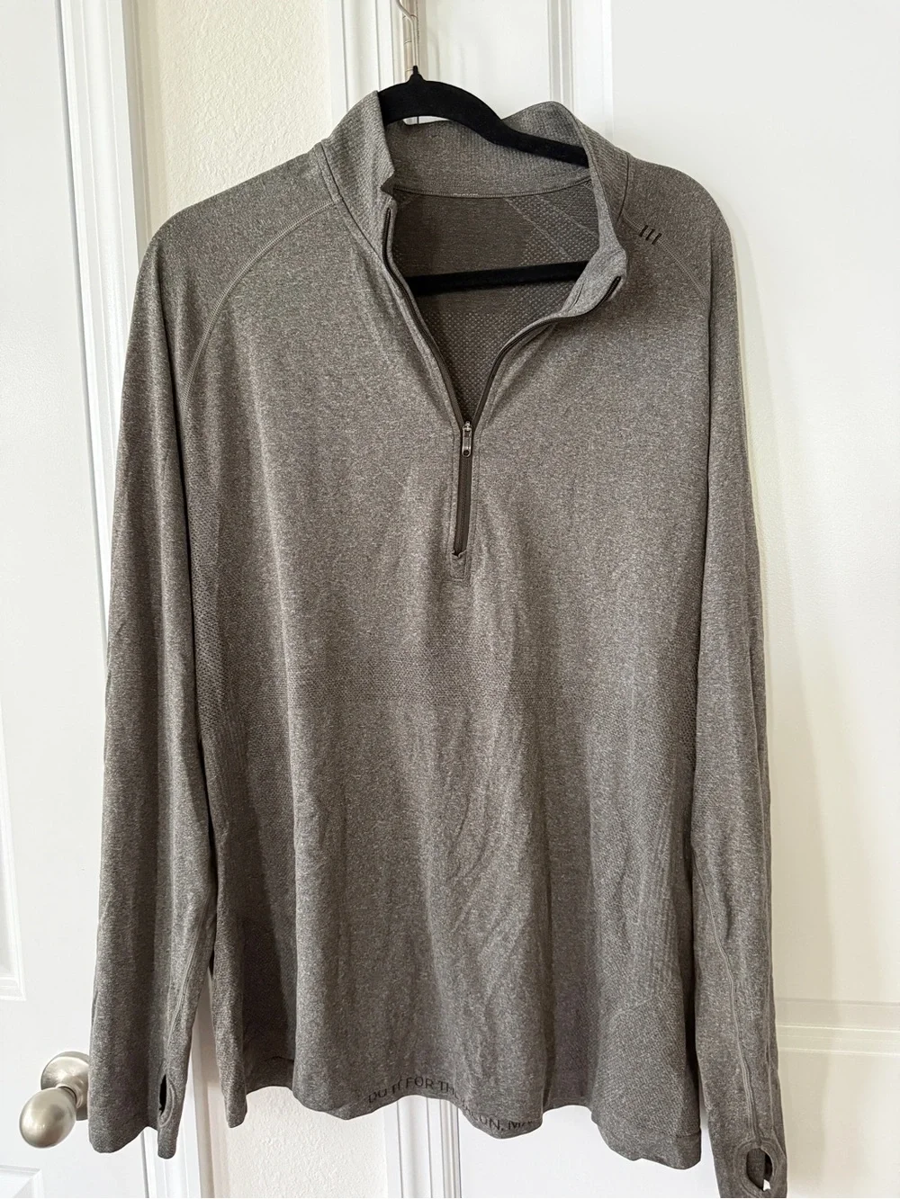 Lululemon - Metal Vent Tech Midweight Half Zip Men's Quarter-Zip Sweater - Gray